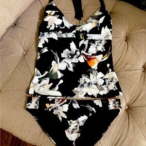 Athleta Black Floral Swimsuit 34d/dd M